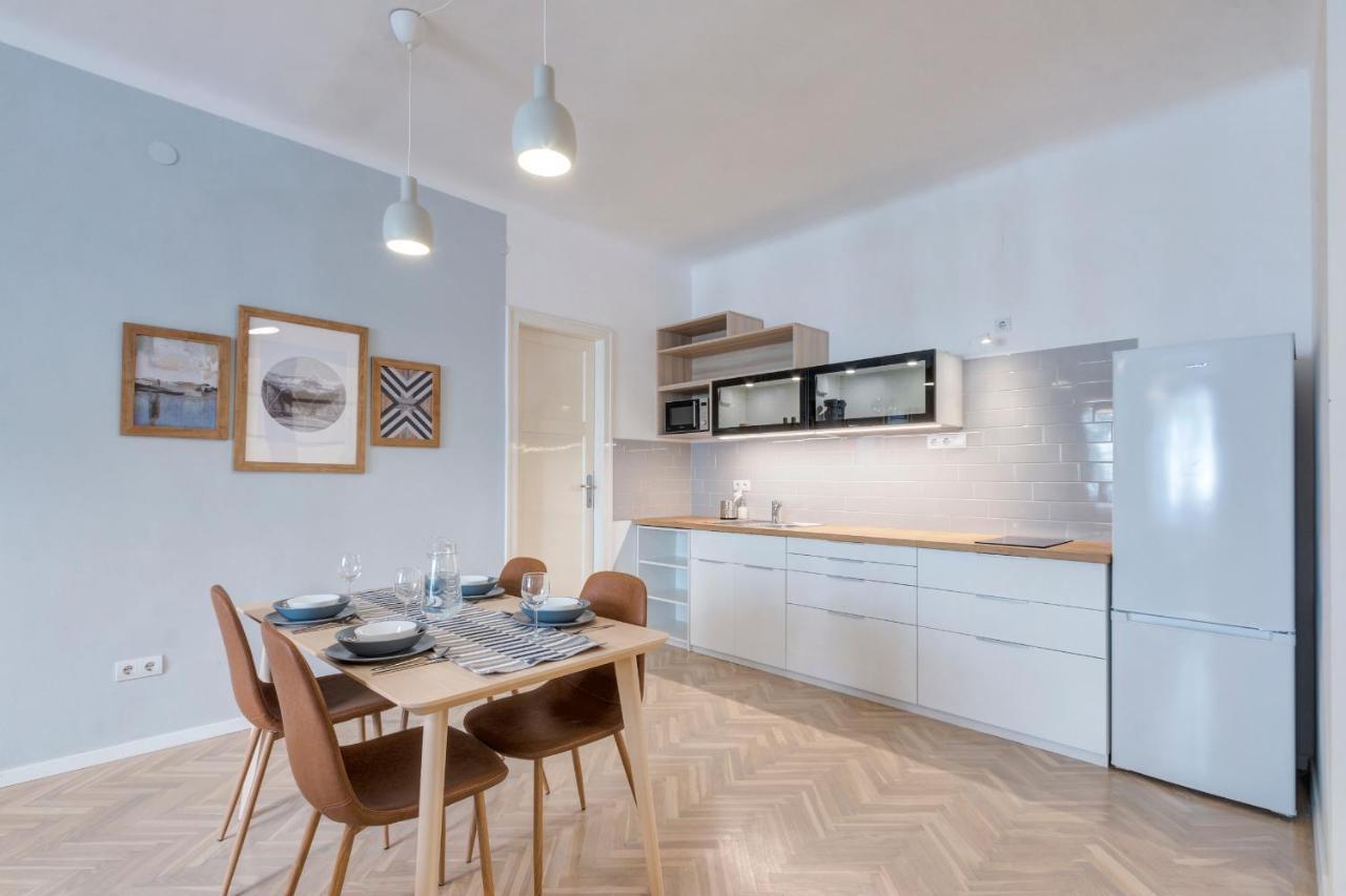 d.Five Gálya Apartment Budapest Exterior foto
