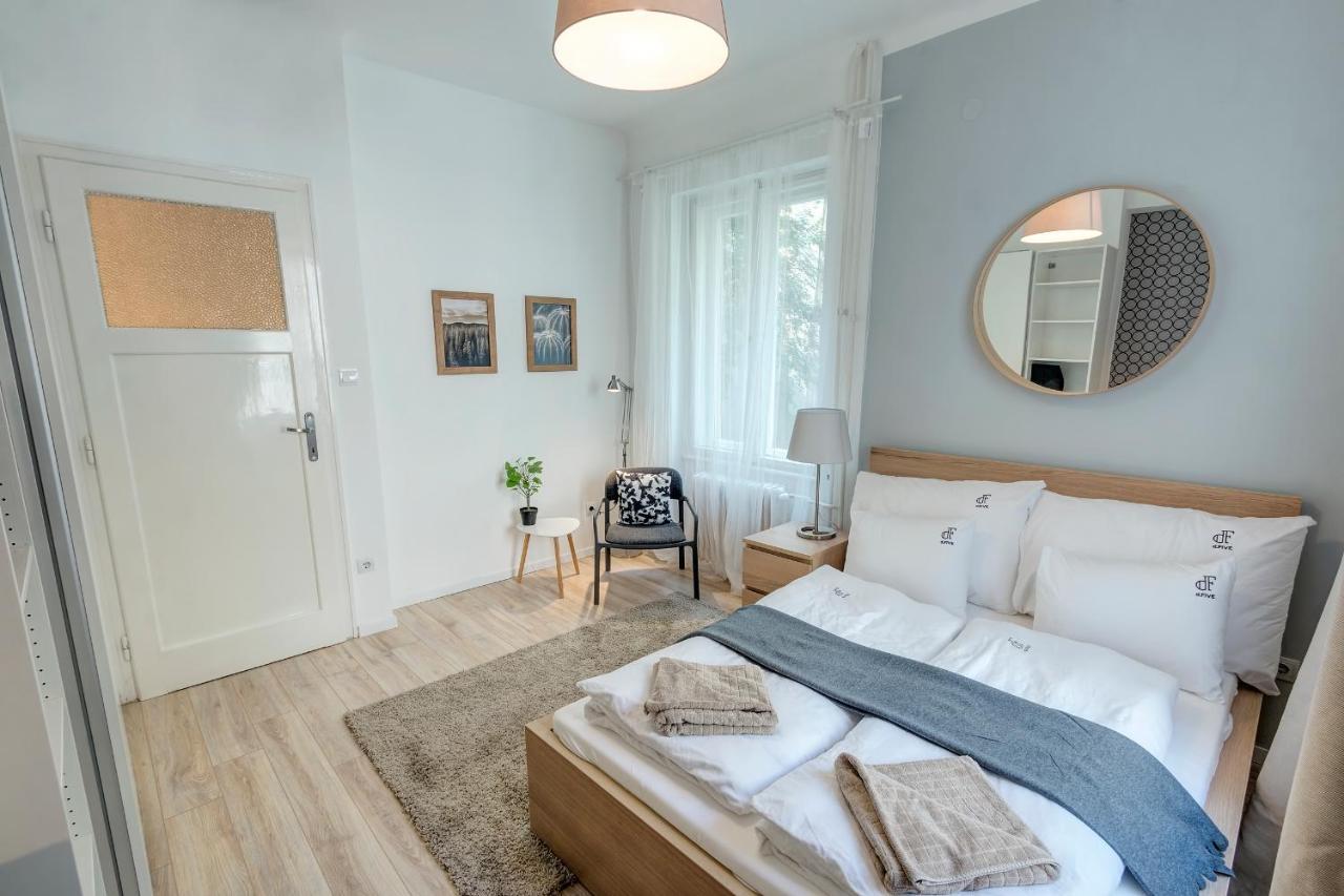 d.Five Gálya Apartment Budapest Exterior foto
